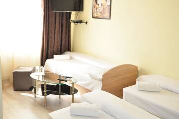 Фото номера Трехместный номер «Комфорт» Гостевой дом Guest Rooms Simona г. Opanets 4