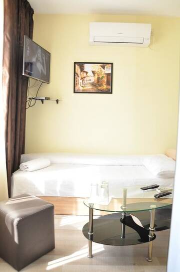 Фото номера Трехместный номер «Комфорт» Гостевой дом Guest Rooms Simona г. Opanets 5