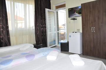 Фото номера Семейный номер с террасой Гостевой дом Guest Rooms Simona г. Opanets 3