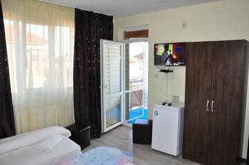 Фото номера Семейный номер с террасой Гостевой дом Guest Rooms Simona г. Opanets 6