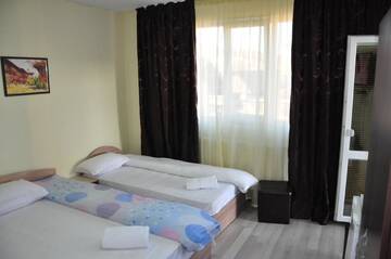 Фото номера Семейный номер с террасой Гостевой дом Guest Rooms Simona г. Opanets 5